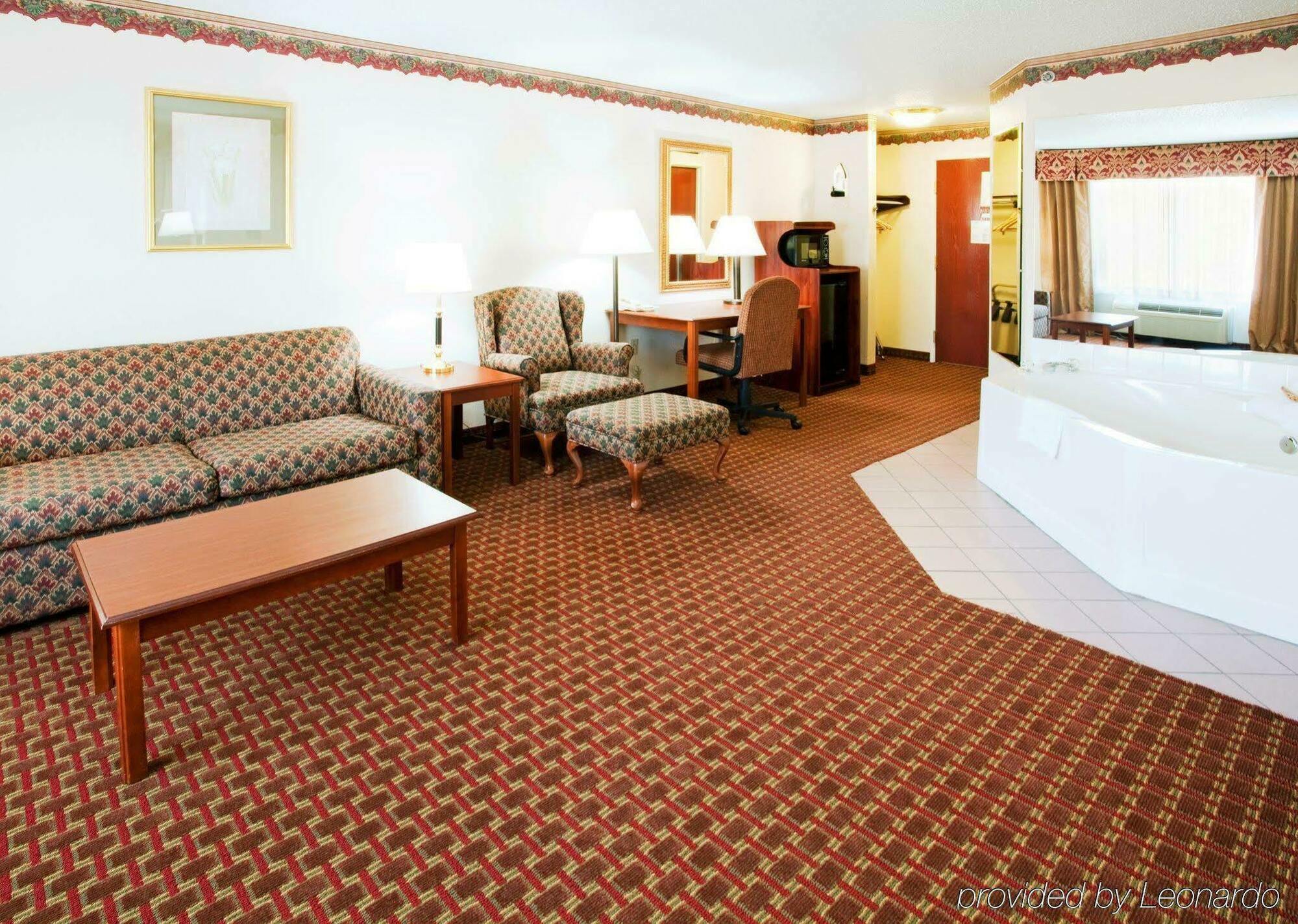 Holiday Inn Express Hillsville By Ihg Εξωτερικό φωτογραφία