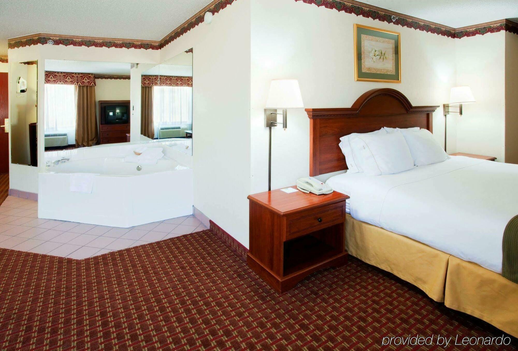 Holiday Inn Express Hillsville By Ihg Εξωτερικό φωτογραφία